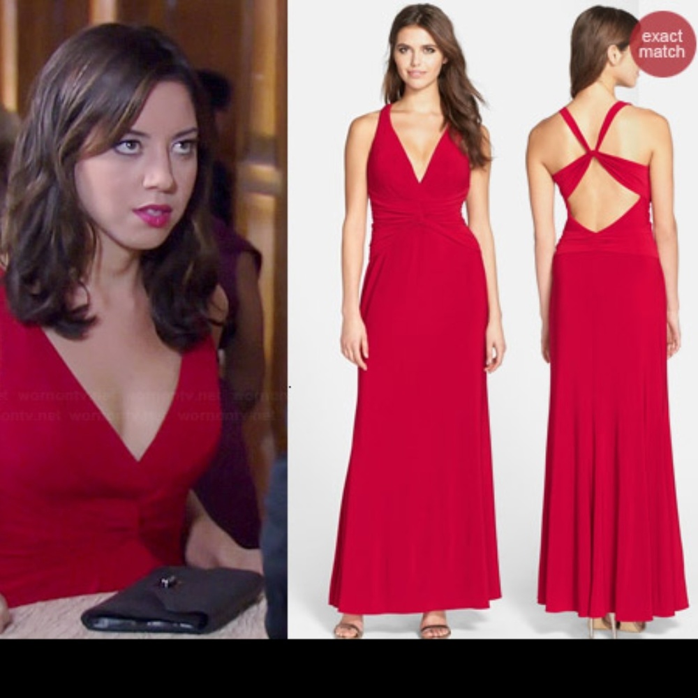 Laundry by Shelli Segal Knotted Cross Back Gown